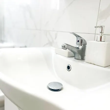 Ocean Glow A84 شقة دراس
