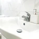 Ocean Glow A84 아파트 Durrës